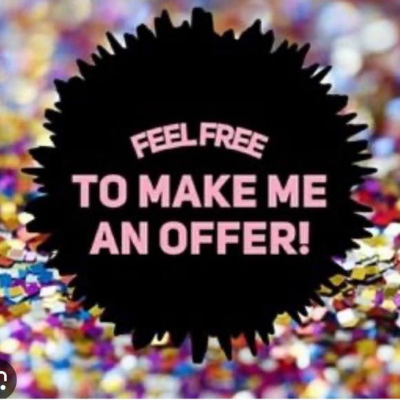 NWT Steve Madden Logo Floral
Weekender Cosmetic Case-Bone - Picture 7 of 7